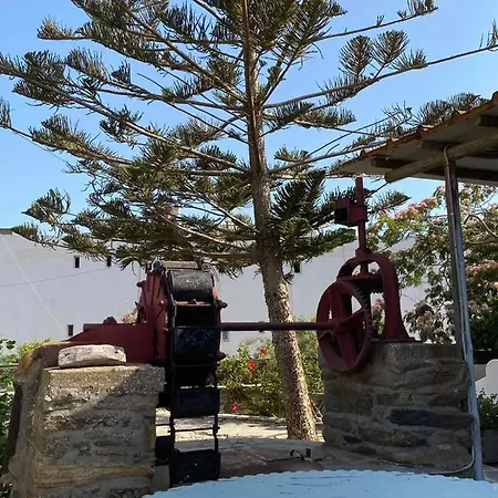 Holiday home Beyond The Tree Kionia